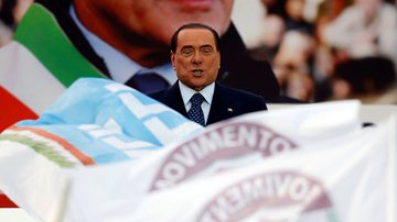 Silvio Berlusconi fez história na Itália sob o comando do Milan e também na política local como primeiro ministro - Reuters - Alessandro Bianchi