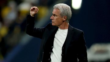 Botafogo pode sofrer transfer ban por dívida com Luís Castro; entenda - Getty Images