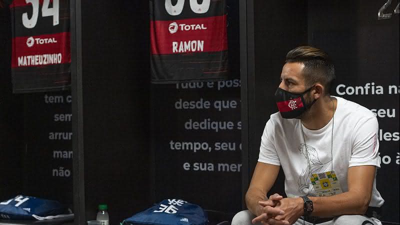 Isla é o novo lateral do Flamengo - Alexandre Vidal / Flamengo