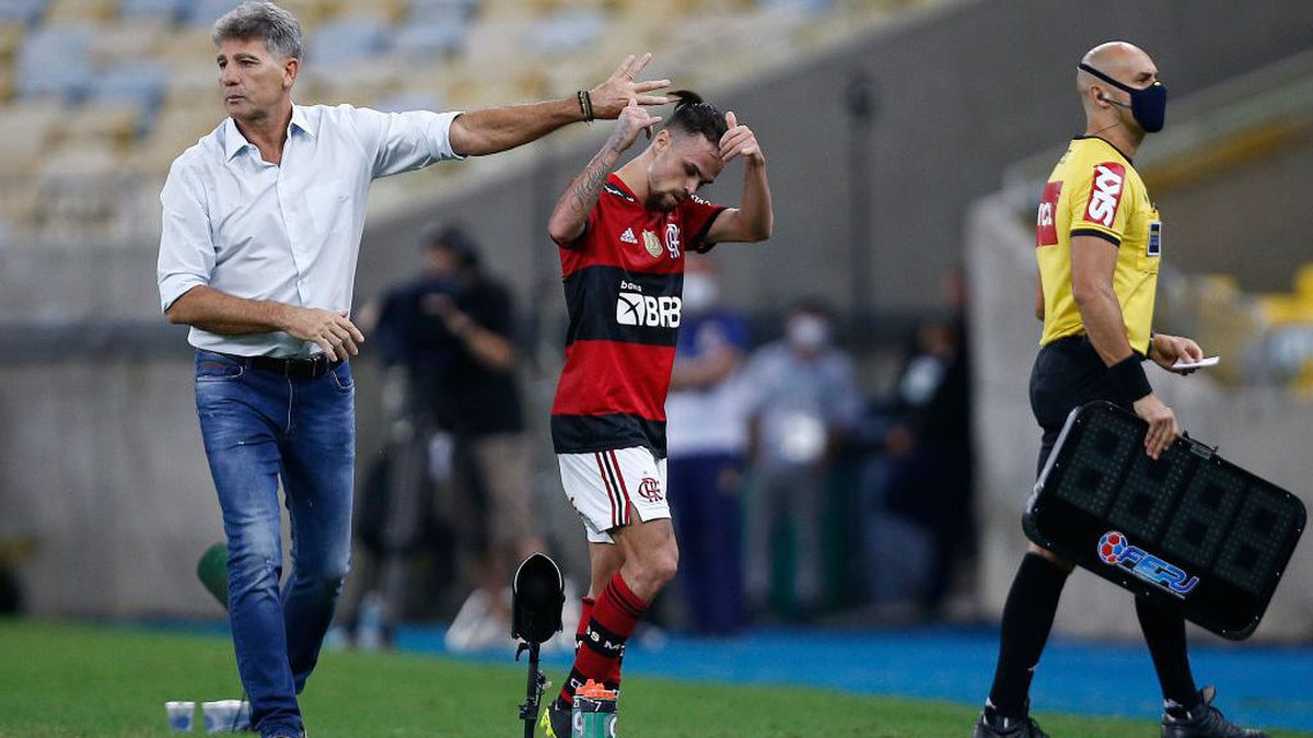 Presidente do Grêmio confirma negociação de dois jogadores com o Flamengo
