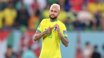 Neymar agitou as redes sociais com story usando camisa do Santos - Getty Images