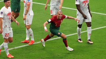 Pepe aumentou o placar para a seleção de Portugal após cabeçada - Getty Images