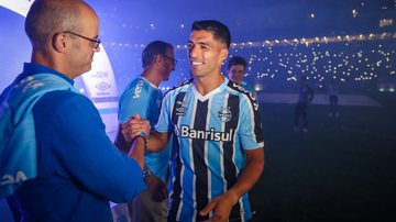 Suárez chegou ao Grêmio e ainda não possui uma data certa de estreia - Lucas Uebel / Grêmio