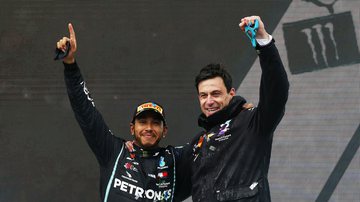 Chefe da Mercedes garante permanência de Hamilton - Getty Images