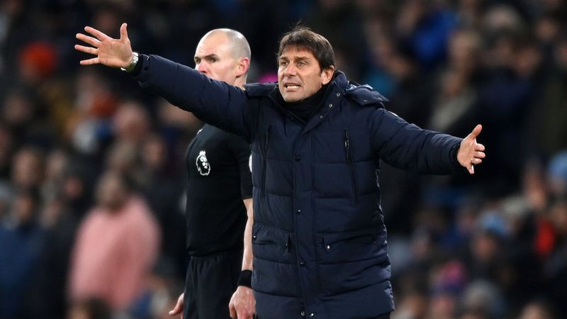 Antonio Conte está pressionado no comando do Tottenham; jogadores querem a saída do treinador - GettyImages