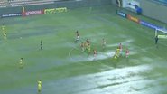 Internacional estreia na Copinha e chuva chama atenção - Reprodução / SporTV