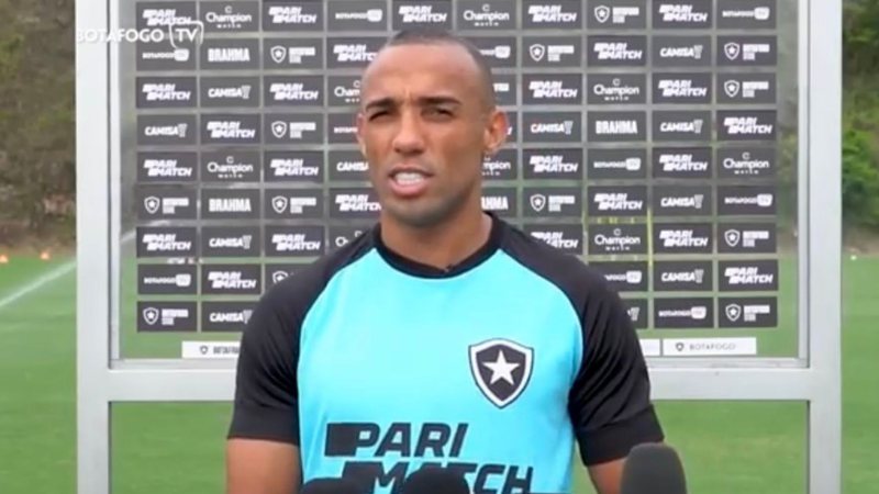 Marçal, do Botafogo - Reprodução/Youtube