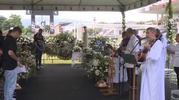 Missa em homenagem a Roberto Dinamite em São Januário - Reprodução/GE