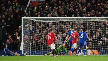 Momento do segundo gol do United, anotado por Coady, contra - Getty Images