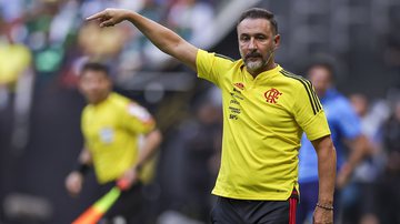 Vítor Pereira questiona arbitragem após derrota do Flamengo - GettyImages
