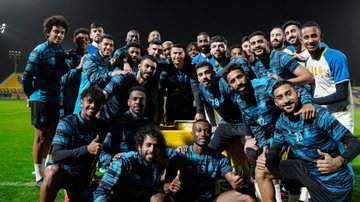 Cristiano Ronaldo comemora aniversário junto com companheiros de equipe - Reprodução / Twitter - Al-Nassr