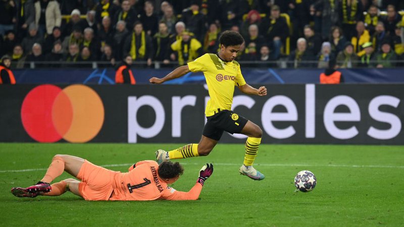 Adeyemi foi o autor do gol da vitória do Dortmund sobre o Chelsea - Getty Images