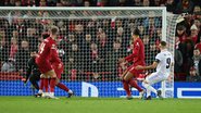 Benzema marcou um golaço na partida entre Liverpool e Real Madrid na Champions League - GettyImages