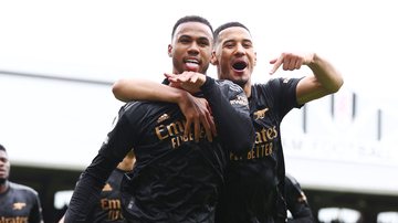 Arsenal vence o Fulham e segue líder da Premier League - Getty Images