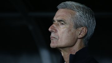Luis Castro segue como técnico do Botafogo - Getty Images
