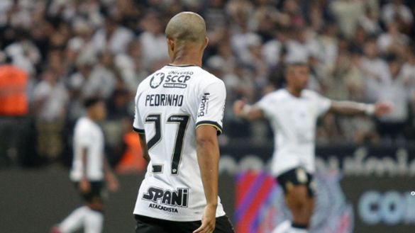 Pedrinho, Pedro e R$ 1,6 bilhão: como Corinthians joga no lixo