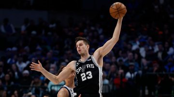 Spurs foram derrotados pelo Pelicans na NBA, e técnico desabafou sobre tema - GettyImages