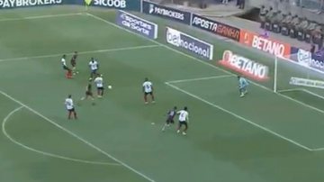 Bahia e Jacupiense se enfrentando na final do Campeonato Baiano - Reprodução/Youtube
