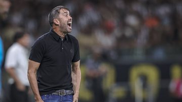 Coudet reclama de torcida e abre o jogo sobre contratações do Galo - Pedro Souza / Atlético