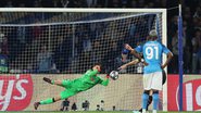 Pênalti defendido, pressão e polêmica: 1º tempo de Napoli x Milan - Getty Images