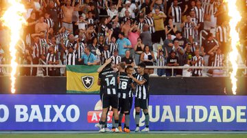Botafogo vence o Galo e lidera o Brasileirão, com 100% de aproveitamento - Vitor Silva / Botafogo