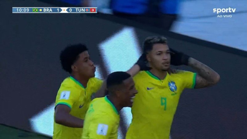 Com um a menos, Brasil bate Tunísia e vai às quartas do Mundial Sub-20 - Transmissão/ SporTV