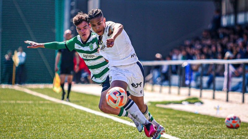 Filhos do ex-jogador Paulo Assunção se destacam no futebol português - Divulgação