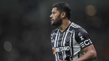Após vitória, Hulk critica estado do gramado do Mineirão - Pedro Souza / Atlético
