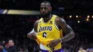 LeBron James saiu irritado com a derrota dos Lakers para os Nuggets na partida um da final do oeste - GettyImages