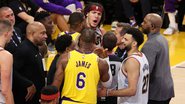 LeBron James e Gordon tiveram que ser impedidos de causar ainda mais confusão em Lakers x Nuggets - GettyImages