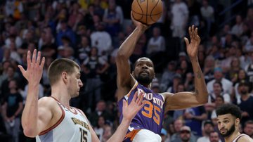 Nuggets e Suns se enfrentaram na última terça-feira, 9, e Durant e Jokic se envolveram em polêmica - GettyImages