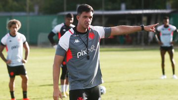 O técnico do Vasco não suportou a pressão em São Januário após a derrota do Gigante da Colina para o Goiás - Daniel Ramalho/CRVG