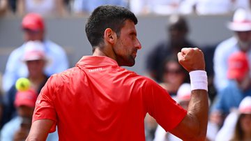 Carlos Alcaraz e Novak Djokovic se enfrentaram na semifinal de Roland Garros - GettyImages