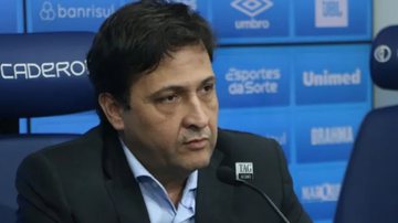 Presidente do Grêmio, Alberto Guerra confirmou que Suárez irá tratar dores no joelho com médico na Espanha - Divulgação  João Victor Teixeira