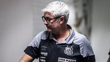 Odair Hellmann e Santos terão uma longa quinta-feira, 22, após a derrota para o Corinthians no Brasileirão - Raul Baretta/ Santos