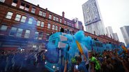Manchester City desfila em carro aberto - Reuters by Molly Darlington