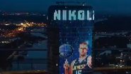 Homenagem de Nikola Jokic no prédio mais alto da Sérvia - Reprodução/ Redes sociais