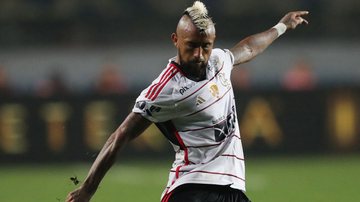 Vidal informa que não pensa e renovação e irá deixar o Flamengo - Reuters / Ivan Alvarado
