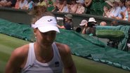 Bia Haddad preocupa em Wimbledon 2023. Durante o quarto game do primeiro set na partida contra Rybakina - Reprodução / Star+