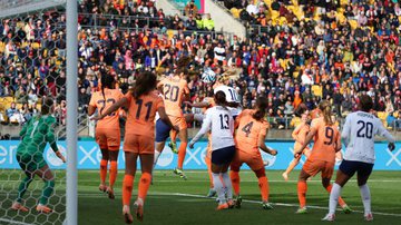 Estados Unidos e Holanda se enfrentaram pela segunda rodada da Copa do Mundo - GettyImages