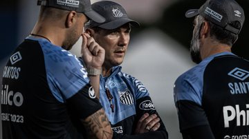 Paulo Turra não vai contar com mais três jogadores no Santos; Ivonei, Ed Carlos e Daniel Ruiz estão fora dos planos - Raul Baretta/ Santos