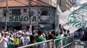 Protesto da torcida do Palmeiras contra a diretoria do clube - Reprodução/Twitter