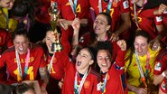 Seleção Espanhola alcança feito impressionante, conquistado somente pela Seleção Alemã em toda a história do futebol, após conquistar a Copa do Mundo em cima da Inglaterra - GettyImages