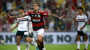 Técnico Jorge Sampaoli demorou duas semanas, mas teve sua primeira conversa direta com atacante Pedro sobre polêmicas envolvendo ex-preparador do Flamengo - GettyImages