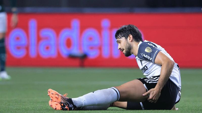 Igor Rabello precisou sair de campo ainda no 1º tempo contra o Palmeiras - Foto: Ettore Chiereguini/ Agif/Gazeta Press