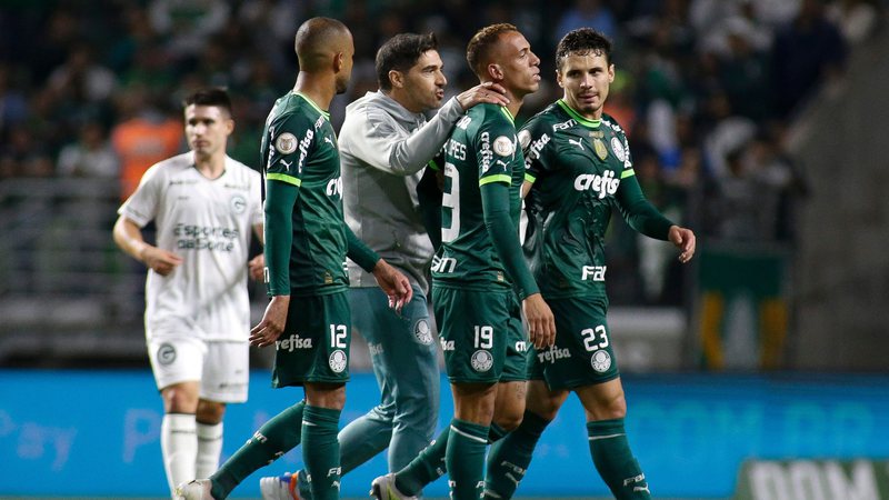 Breno Lopes pede desculpas por gesto ofensivo à torcida do Palmeiras - Getty Images