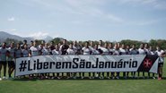 Elenco do Vasco estende faixa no CT Moacyr Barbosa - Roberto Rosendo/CRVG