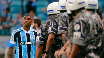 Empresário de Douglas Costa revela que Grêmio não começou a pagar dívida - Getty Images