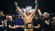 Vitor Costa é o novo campeão dos médios do Jungle Fight - Leonardo Fabri