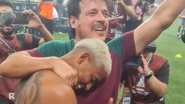Fernando Diniz e John Kennedy comemorando o titulo da Libertadores - Foto: Marcello Neves